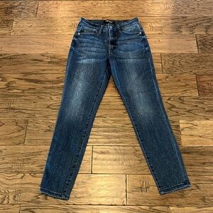 Judy Blue Relaxed Fit Mid Rise Size 3/26